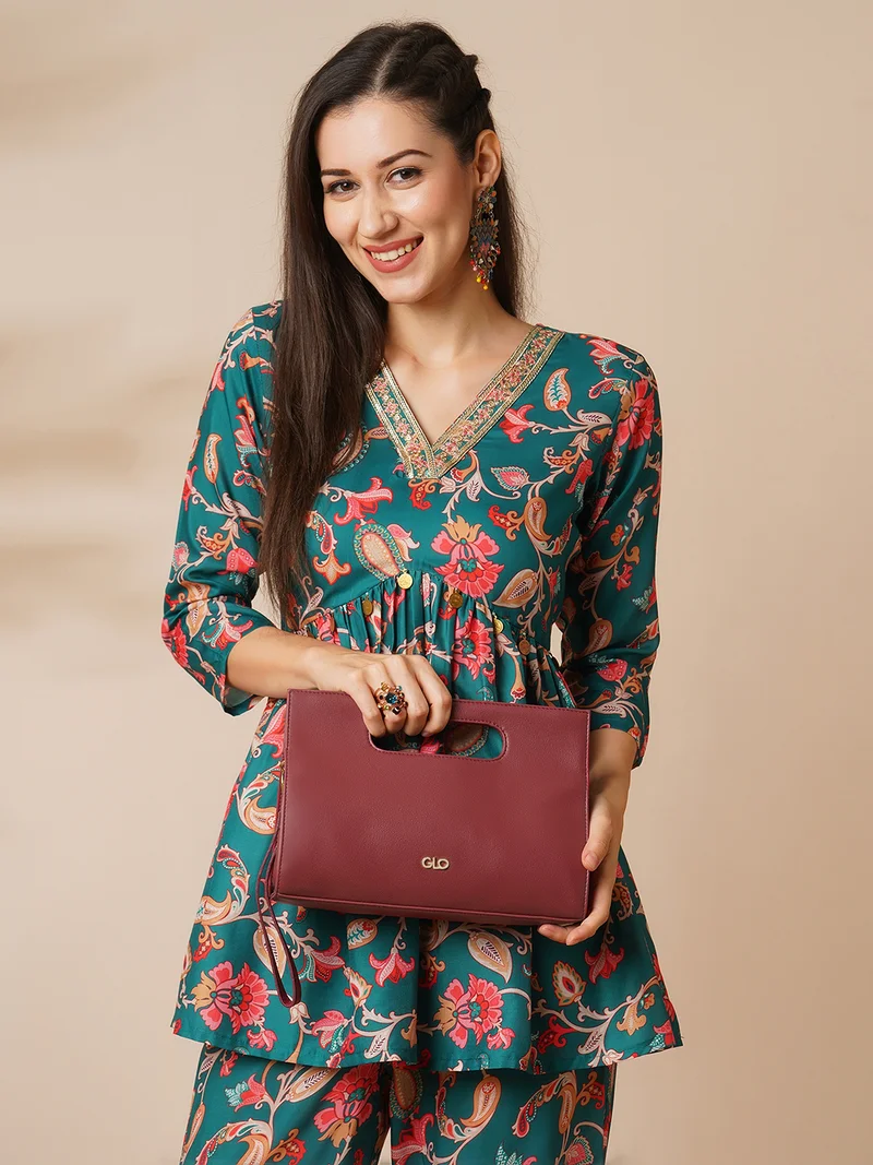 جلو باص Globus Women Maroon Vegan Leather Textured Handheld Bag With Detachable Wrist Strap